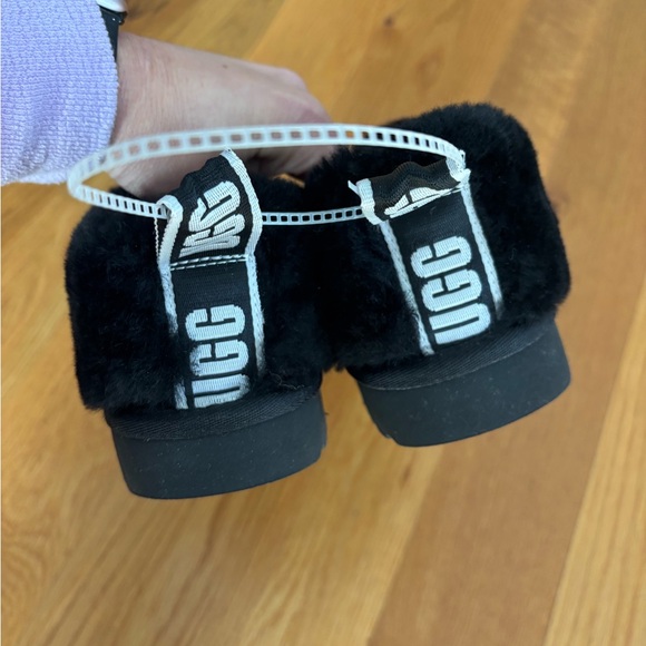 Ugg Classic Cozy Bootie in Black Size 7 New - Picture 5 of 9